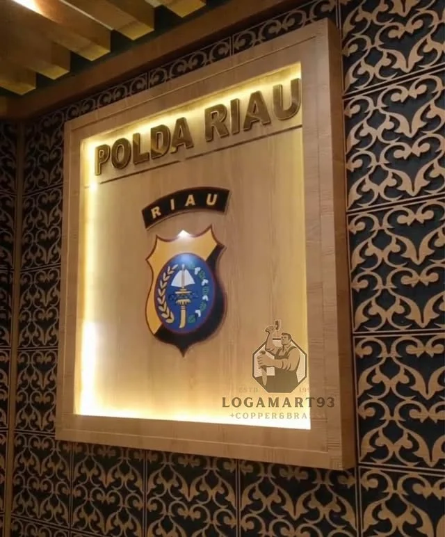 Logo Polda Riau Tembaga Polish Custom