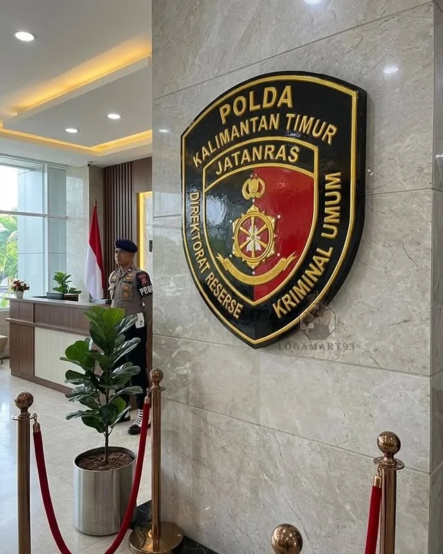 Custom Polished Brass Polda Kalimantan Timur Logo