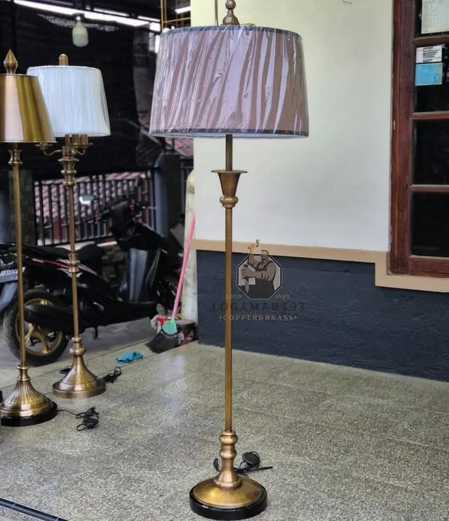 Lampu Lantai Kuningan Motif Eropa Custom