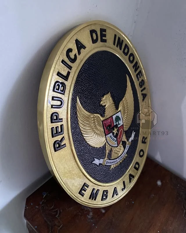 Mexico Embassy Polished Brass Logo