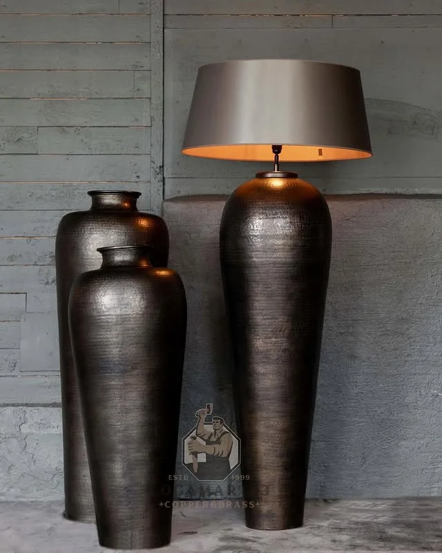 Lampu Lantai Tembaga Motif Kendi Antik
