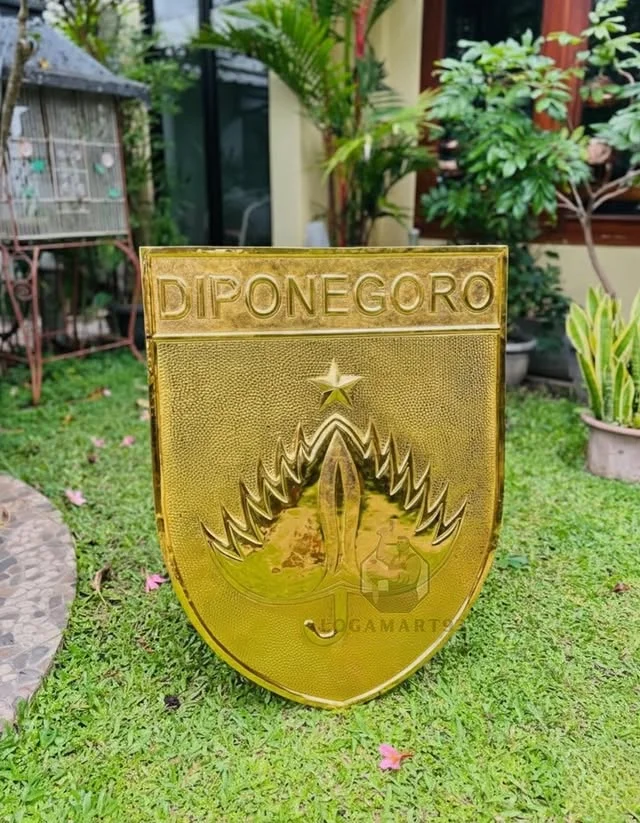 Custom Glossy Brass Kodam IV Diponegoro Logo