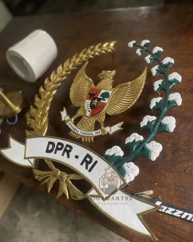 Logo DPR RI Kuningan Glossy Custom