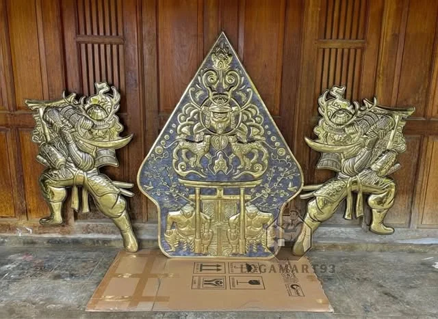 Custom Polished Brass Gunungan and Wayang Wall Decor Set Doff Motif