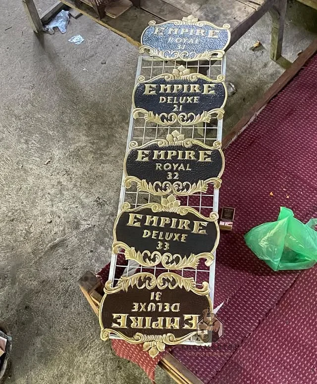 Nomor Rumah Custom Kuningan Tempa Motif Ukiran Daun
