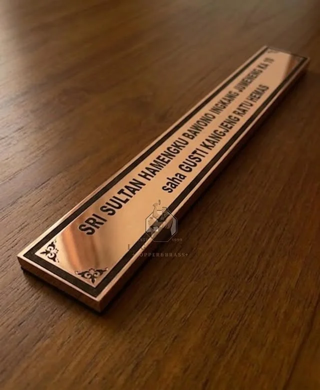Custom Papan Nama Tembaga (1)