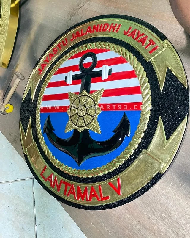 Indonesian Navy Regional Command V Kodaeral V Motto Emblem Hammered Brass Right Side