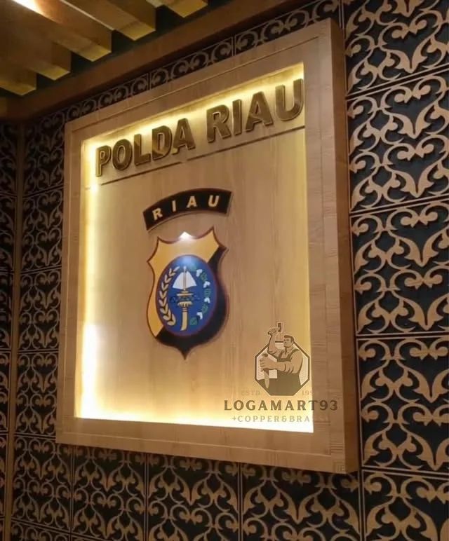 Logo Polda Riau Tembaga Polish Custom