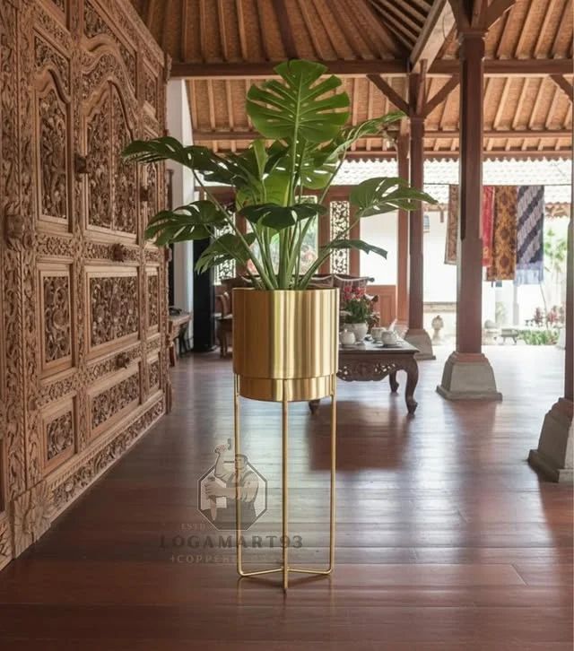 Custom Elegant Foot Motif Hammered Brass Flower Vase