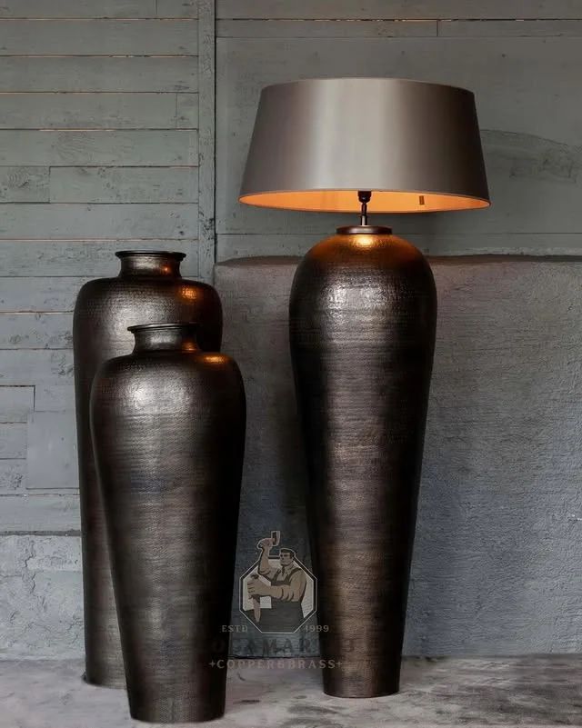 Lampu Lantai Tembaga Motif Kendi Antik
